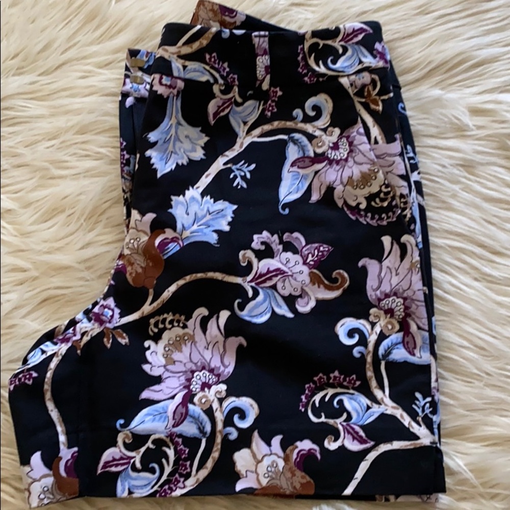 Shorts - Picture 3 of 3